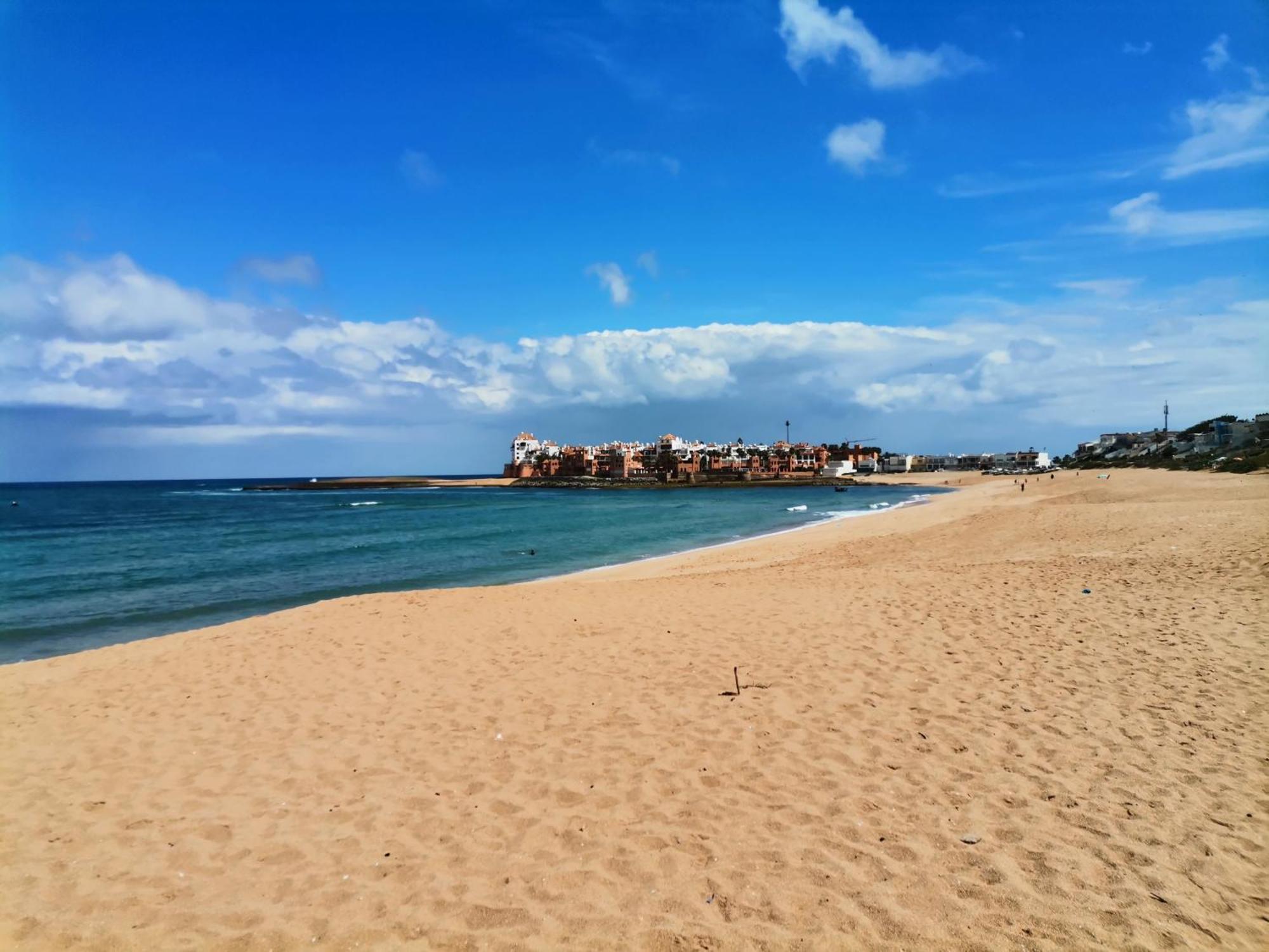 Grand Appartement Vue Golf A 2 Min De La Plage Bouznika ภายนอก รูปภาพ
